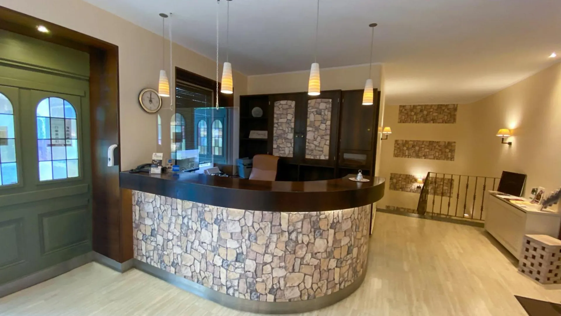 Hotel Angerland Garni 拉廷根 德国