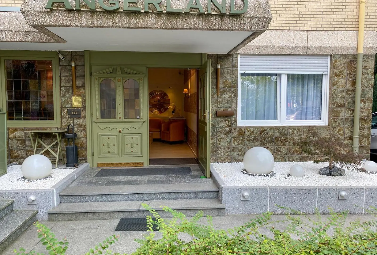 Hotel Angerland Garni 拉廷根